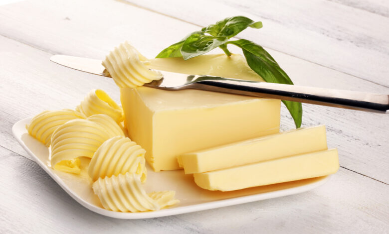Penelitian terbaru menunjukkan bahwa konsumsi margarin dalam diet dapat menjadi faktor pemicu berkembangnya aterosklerosis, bahkan pada hewan percobaan seperti tikus Wistar. Aterosklerosis adalah kondisi penumpukan plak lemak di dinding arteri yang dapat menyebabkan penyempitan dan gangguan aliran darah, berpotensi memicu serangan jantung dan stroke.